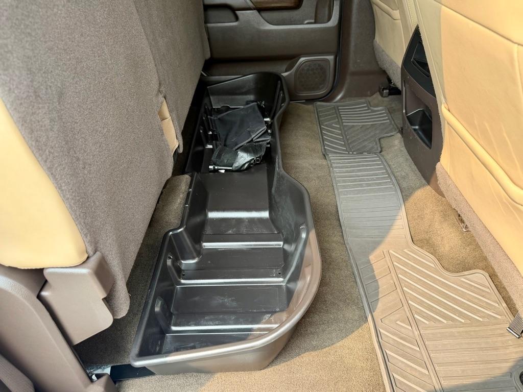 GMC Sierra 2500HD Denali Crew Cab 4WD 2017