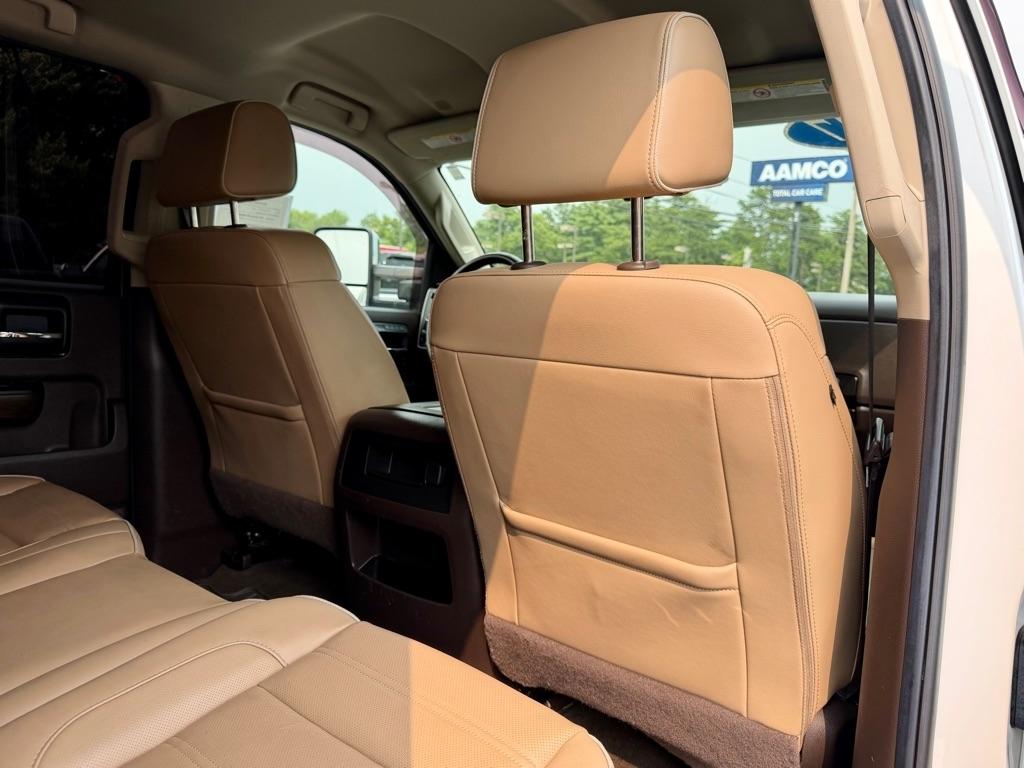 GMC Sierra 2500HD Denali Crew Cab 4WD 2017