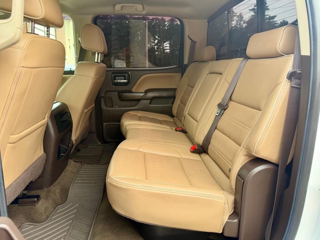 GMC Sierra 2500HD Denali Crew Cab 4WD 2017