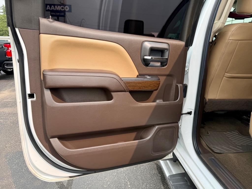 GMC Sierra 2500HD Denali Crew Cab 4WD 2017