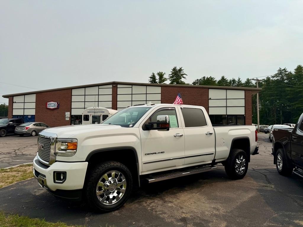GMC Sierra 2500HD Denali Crew Cab 4WD 2017