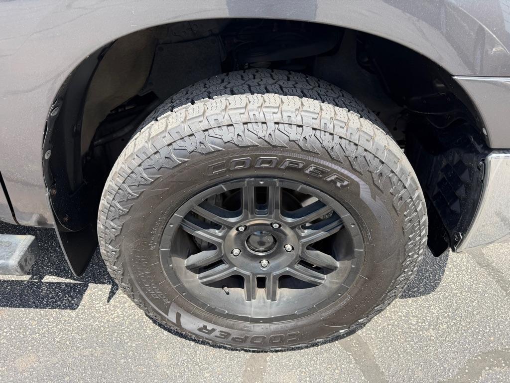 Toyota Tundra Tundra-Grade Double Cab 4.6L 4WD 2012