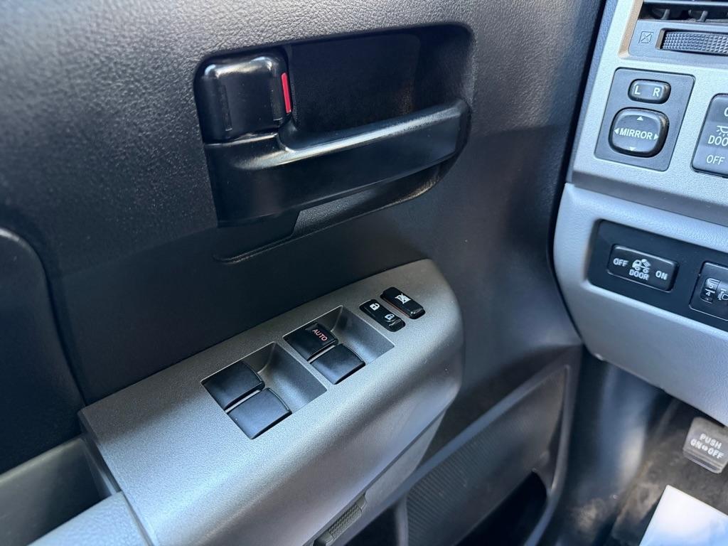 Toyota Tundra Tundra-Grade Double Cab 4.6L 4WD 2012