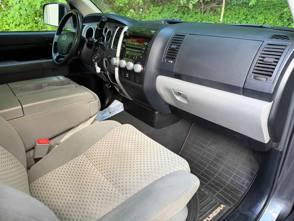 Toyota Tundra Tundra-Grade Double Cab 4.6L 4WD 2012