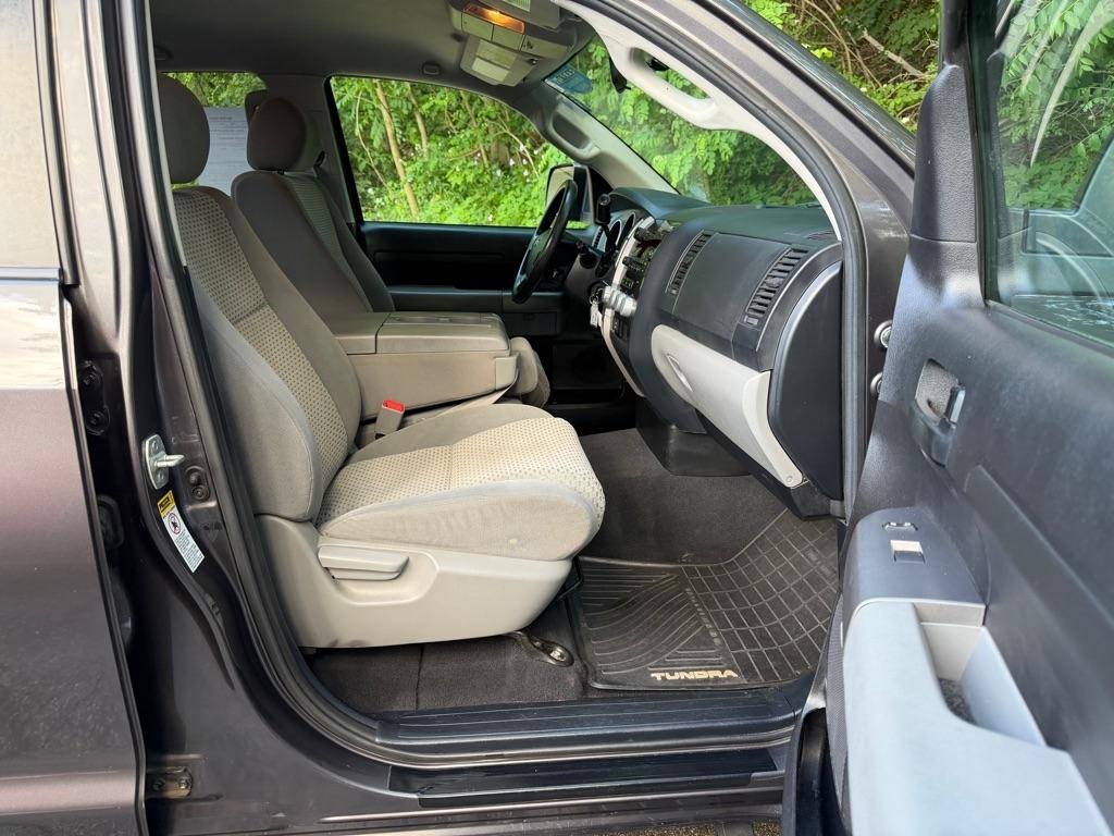 Toyota Tundra Tundra-Grade Double Cab 4.6L 4WD 2012
