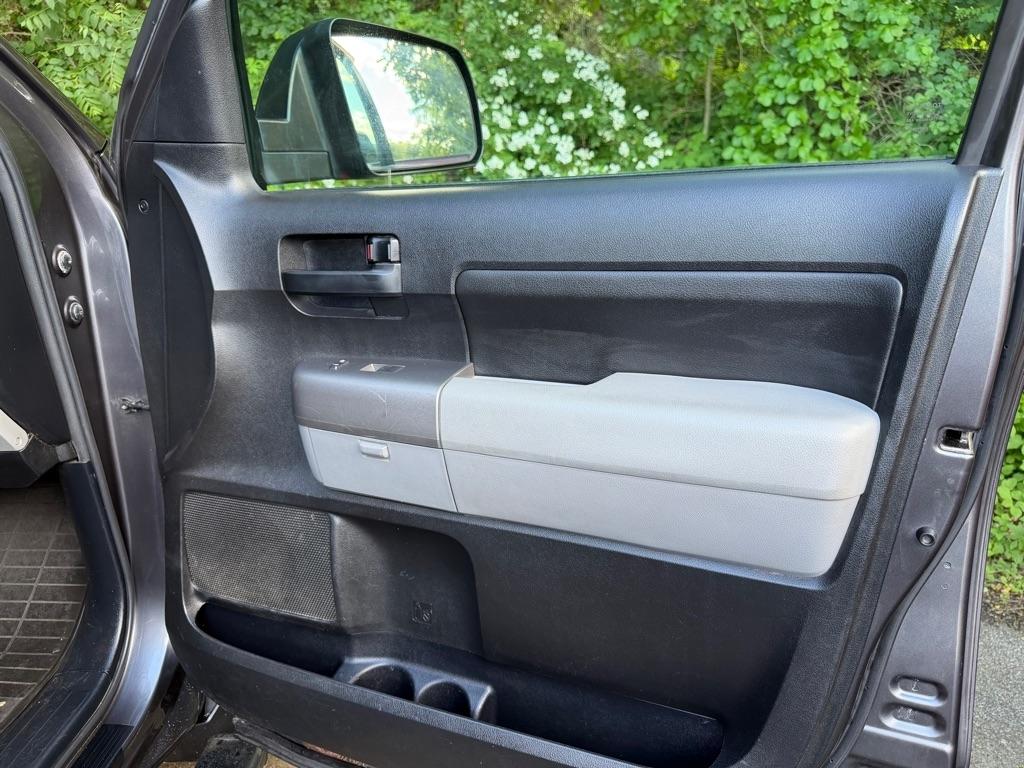 Toyota Tundra Tundra-Grade Double Cab 4.6L 4WD 2012