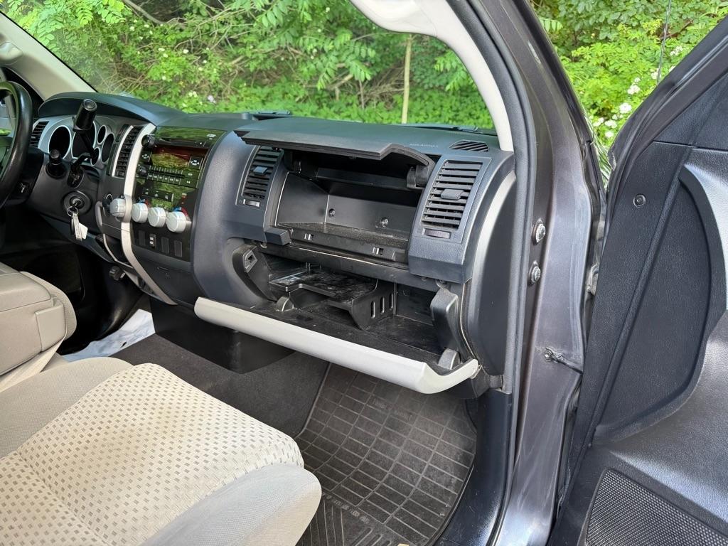Toyota Tundra Tundra-Grade Double Cab 4.6L 4WD 2012