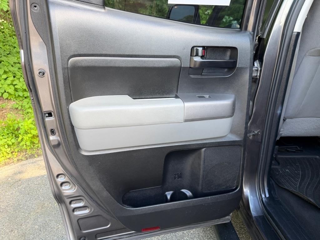 Toyota Tundra Tundra-Grade Double Cab 4.6L 4WD 2012