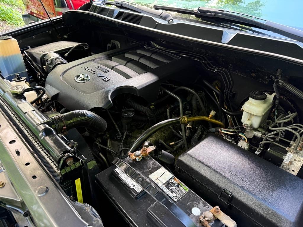 Toyota Tundra Tundra-Grade Double Cab 4.6L 4WD 2012