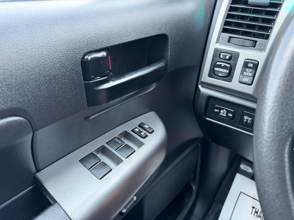 Toyota Tundra Tundra-Grade 5.7L Double Cab 4WD 2013