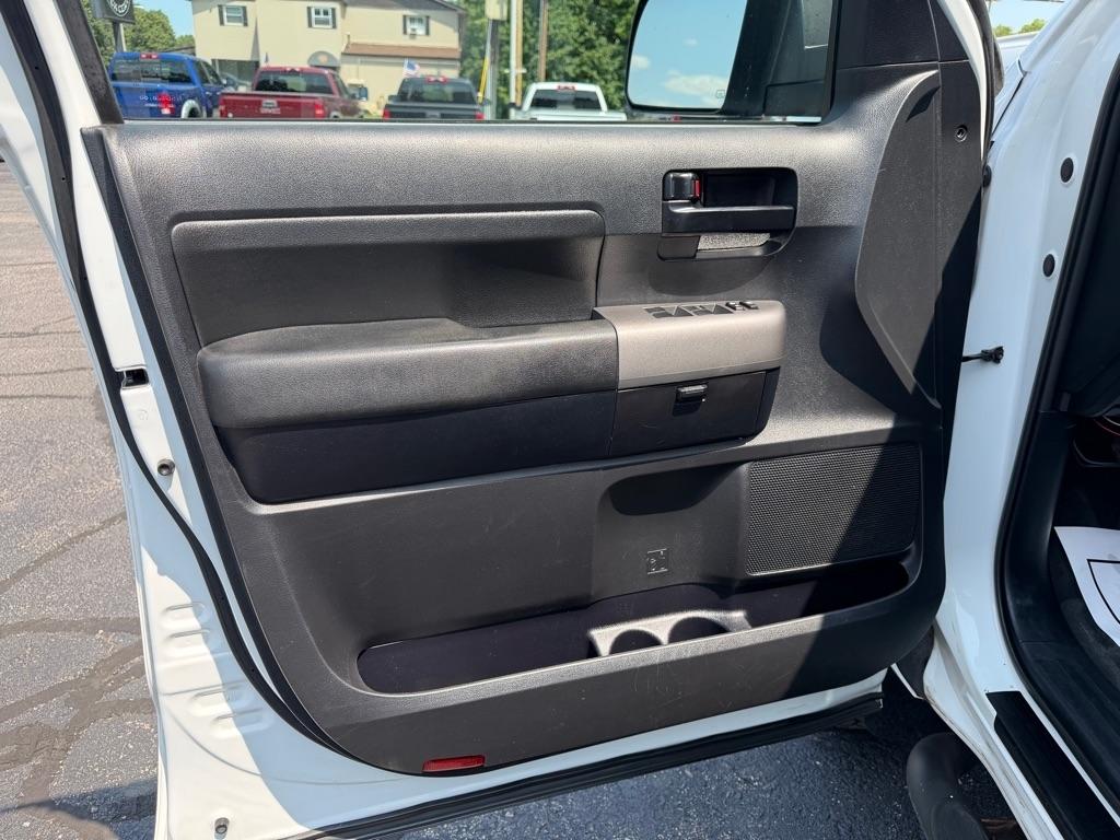 Toyota Tundra Tundra-Grade 5.7L Double Cab 4WD 2013