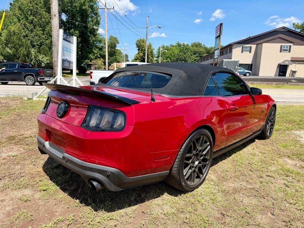 Ford Mustang GT convertible 2012