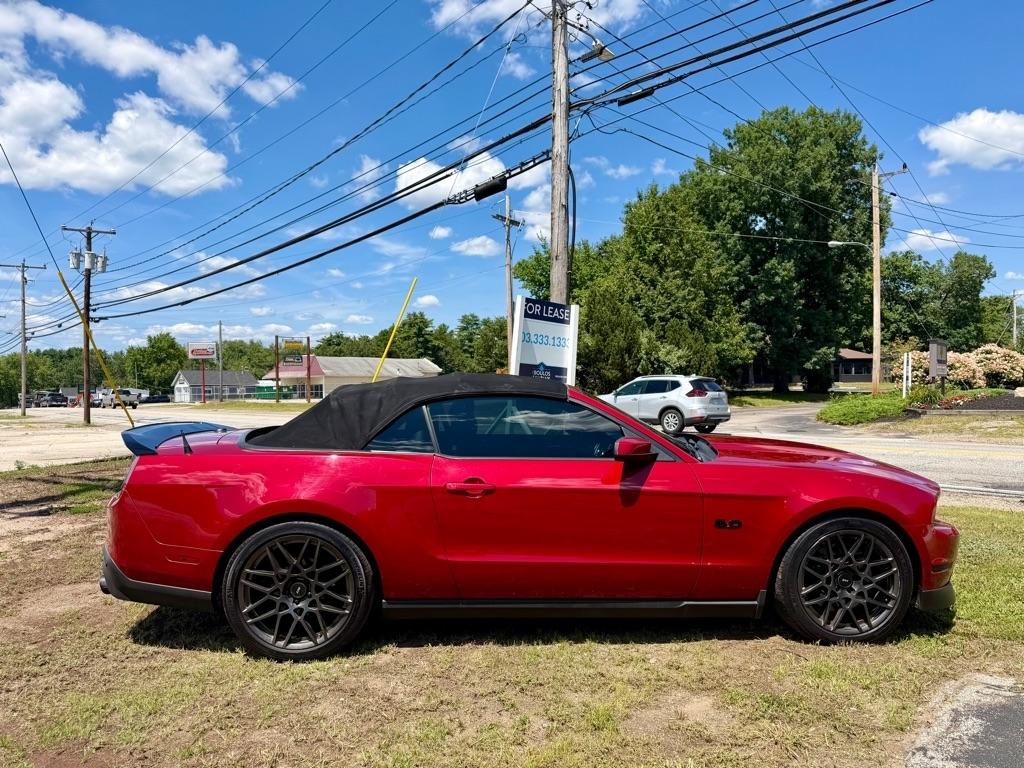 Ford Mustang GT convertible 2012