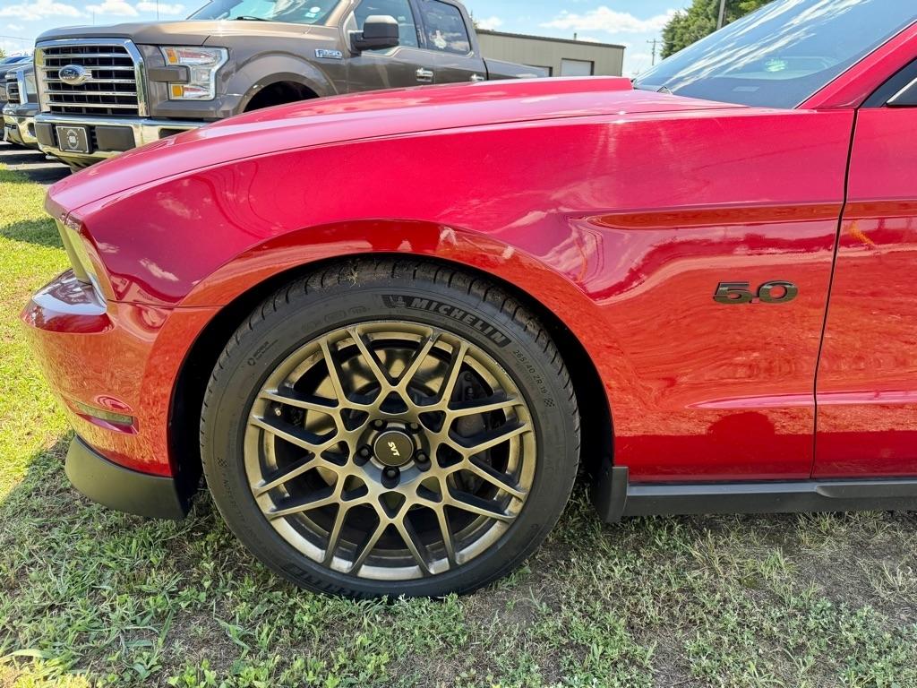 Ford Mustang GT convertible 2012