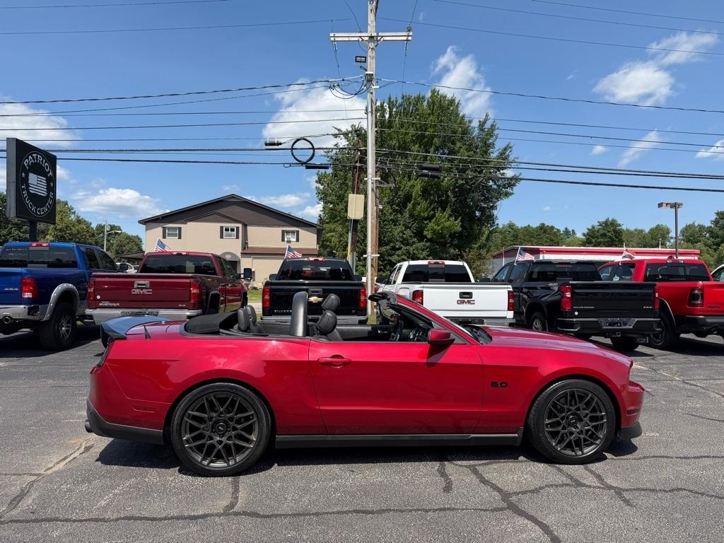 Ford Mustang GT convertible 2012