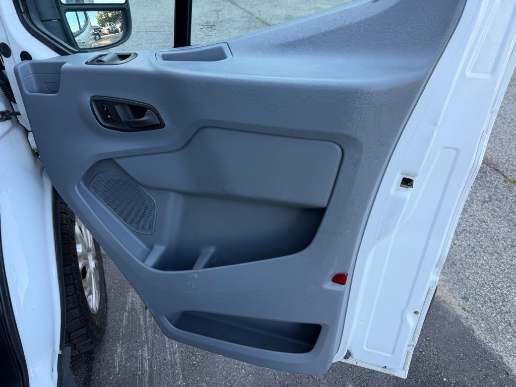 Ford Transit 250 Van Med. Roof w/Sliding Pass. 148-in. WB 2018