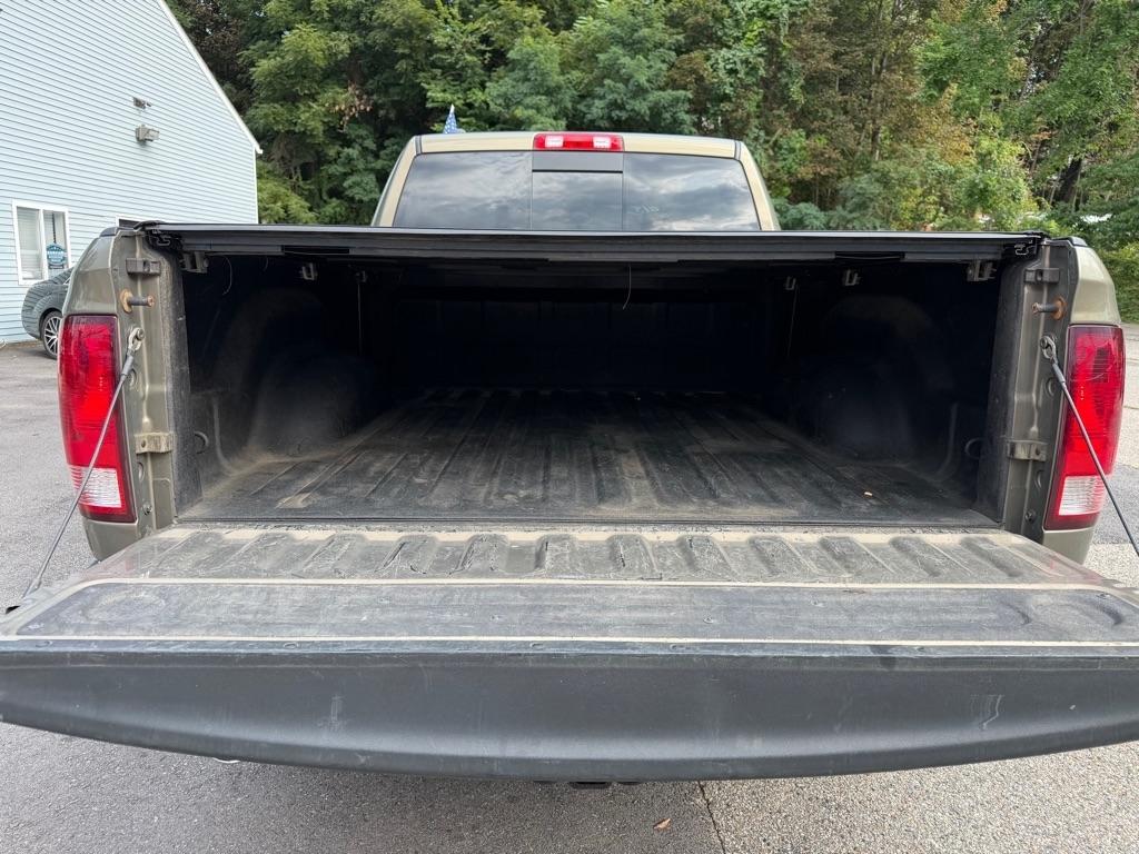 RAM 1500 SLT Crew Cab LWB 4WD 2015