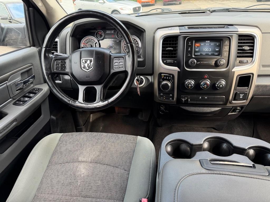 RAM 1500 SLT Crew Cab LWB 4WD 2015