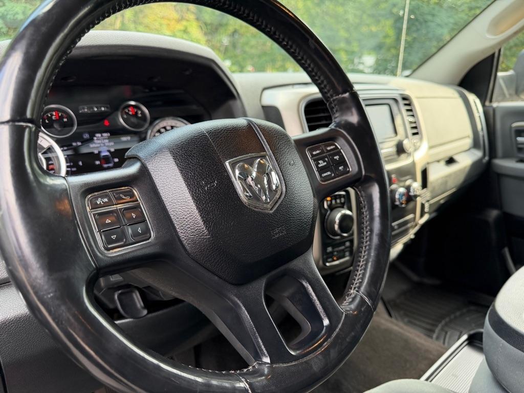 RAM 1500 SLT Crew Cab LWB 4WD 2015