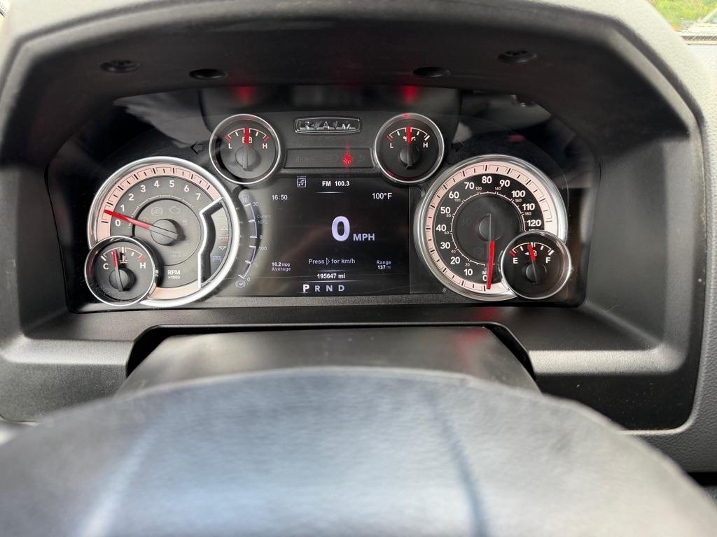RAM 1500 SLT Crew Cab LWB 4WD 2015