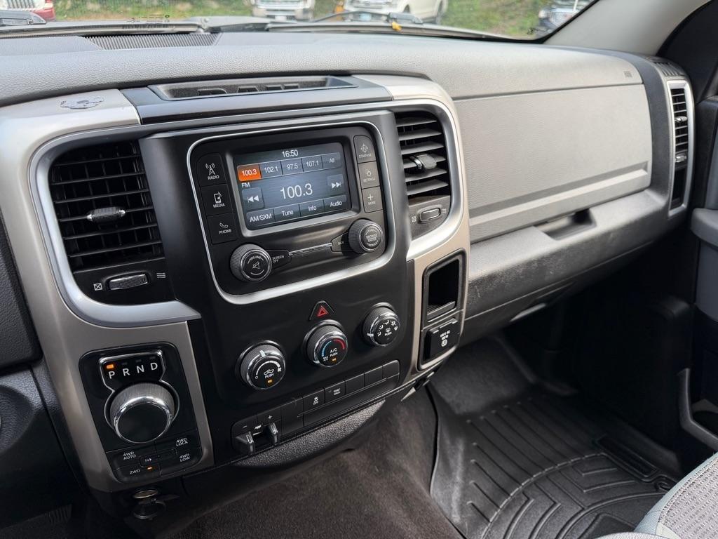 RAM 1500 SLT Crew Cab LWB 4WD 2015