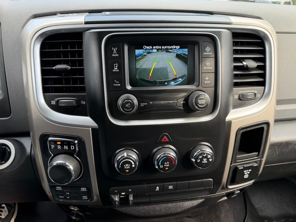 RAM 1500 SLT Crew Cab LWB 4WD 2015
