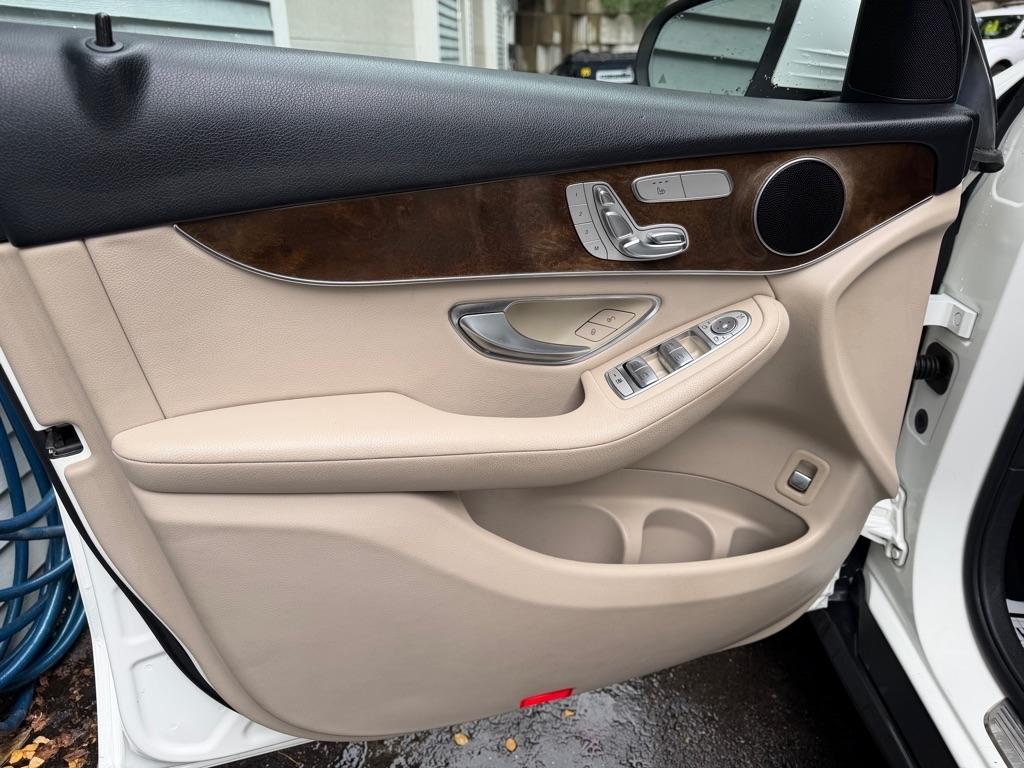 Mercedes-Benz GLC-Class GLC300 4MATIC 2016