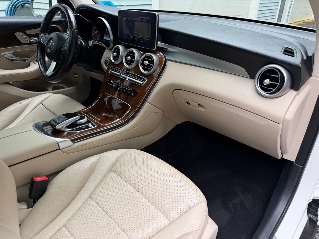 Mercedes-Benz GLC-Class GLC300 4MATIC 2016
