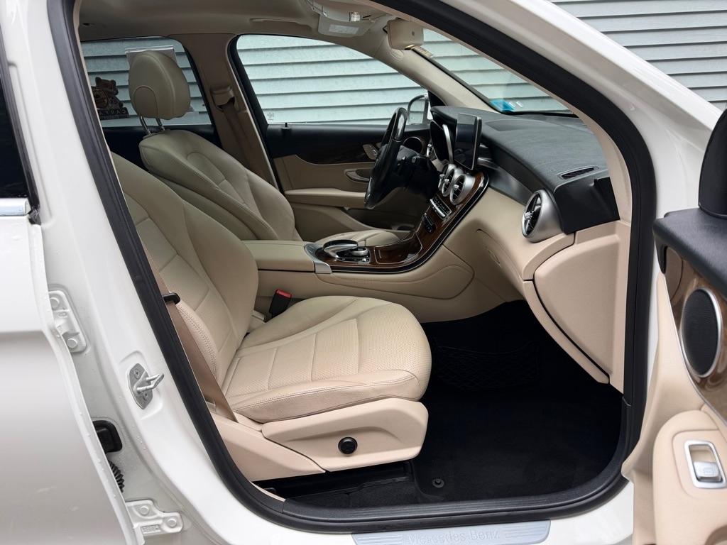 Mercedes-Benz GLC-Class GLC300 4MATIC 2016