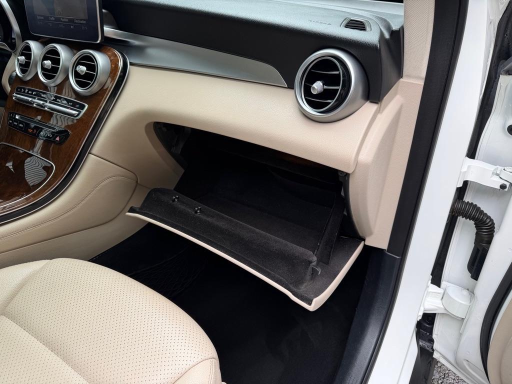 Mercedes-Benz GLC-Class GLC300 4MATIC 2016