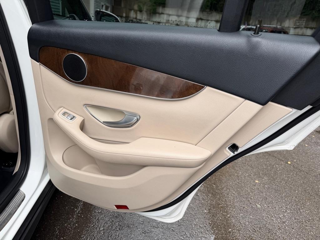 Mercedes-Benz GLC-Class GLC300 4MATIC 2016
