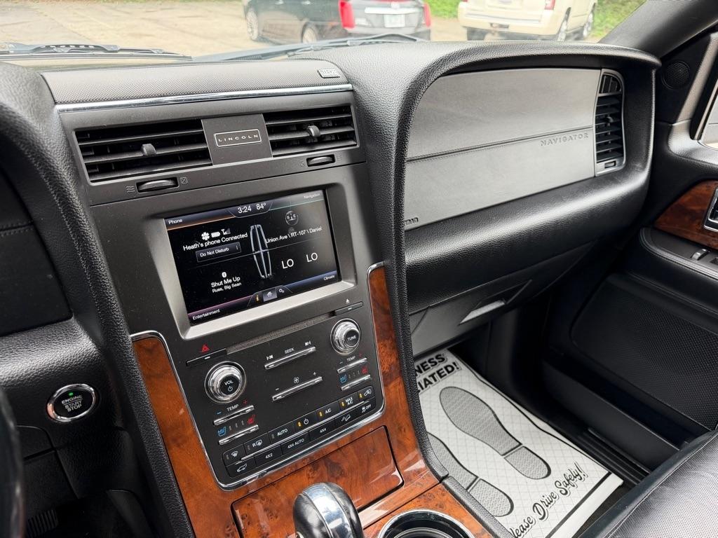 Lincoln Navigator 4WD 2015