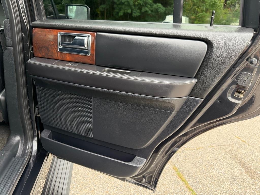 Lincoln Navigator 4WD 2015