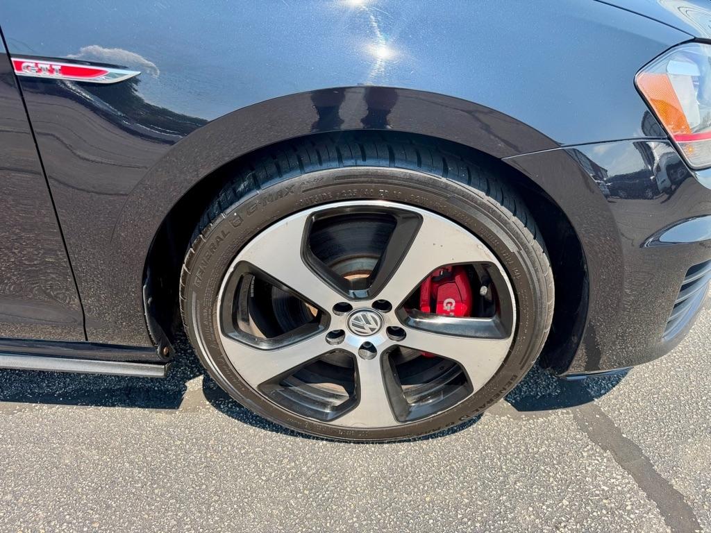 Volkswagen Golf GTI S 6A 4-Door 2017
