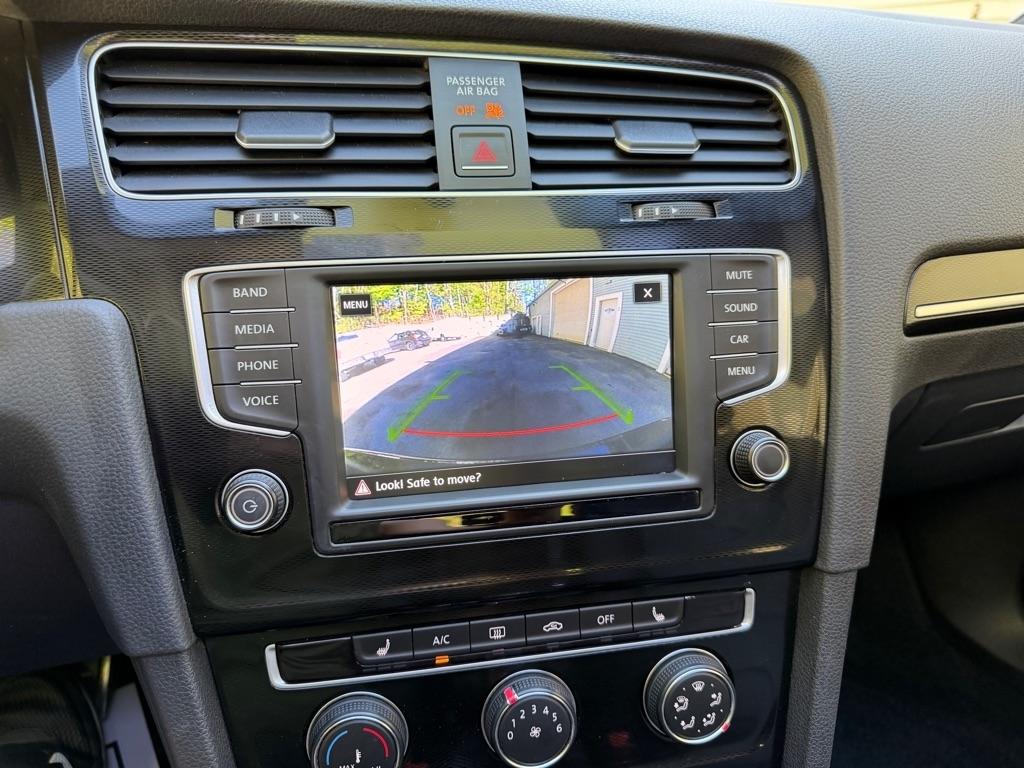 Volkswagen Golf GTI S 6A 4-Door 2017