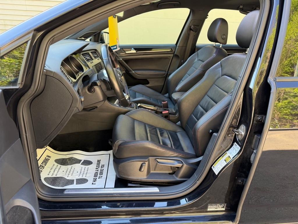 Volkswagen Golf GTI S 6A 4-Door 2017