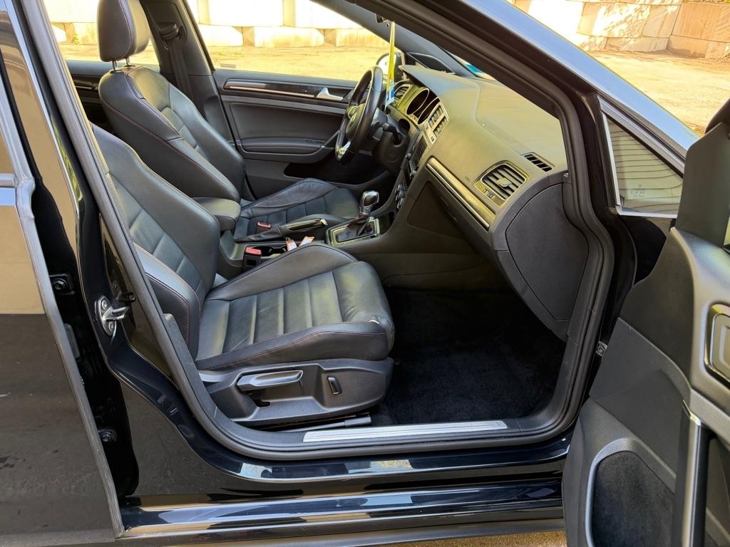 Volkswagen Golf GTI S 6A 4-Door 2017
