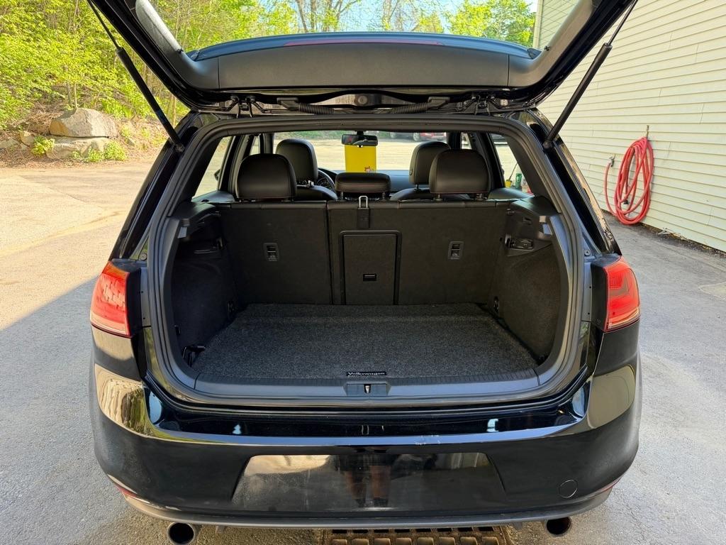 Volkswagen Golf GTI S 6A 4-Door 2017