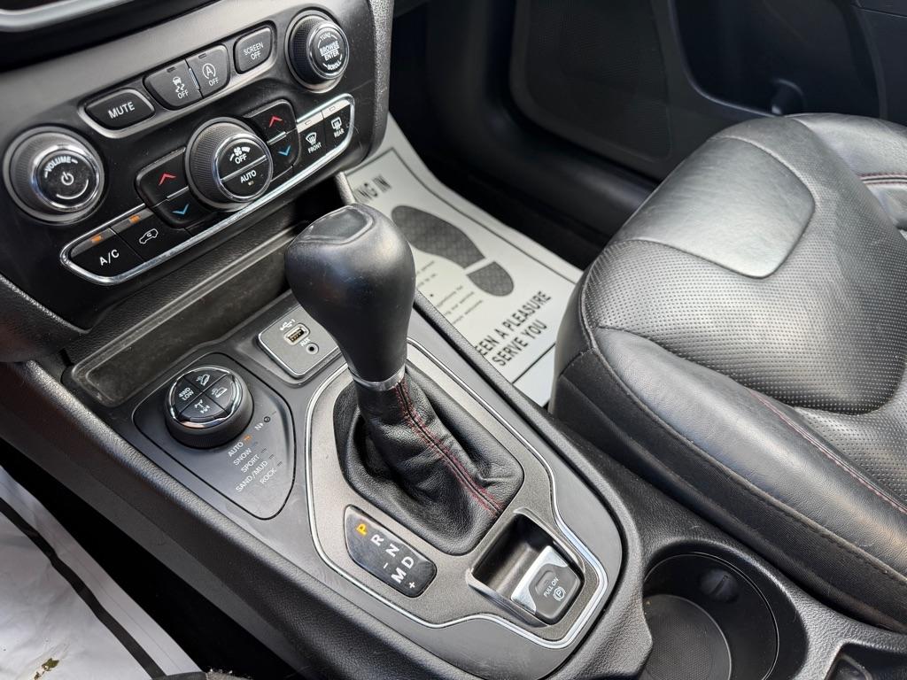 2019 Jeep Cherokee Trailhawk Elite - Photo 16