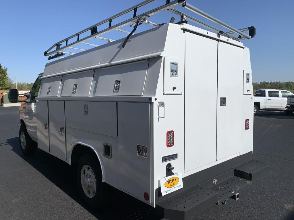 Ford Econoline E-350 Super Duty 2021