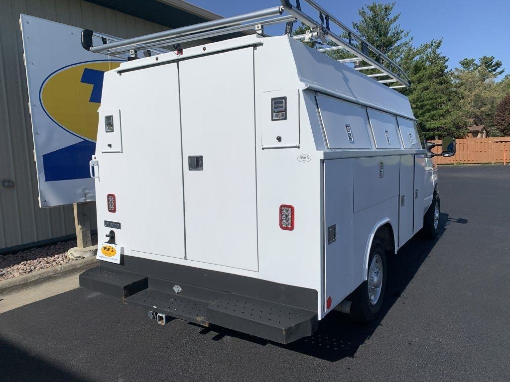 Ford Econoline E-350 Super Duty 2021