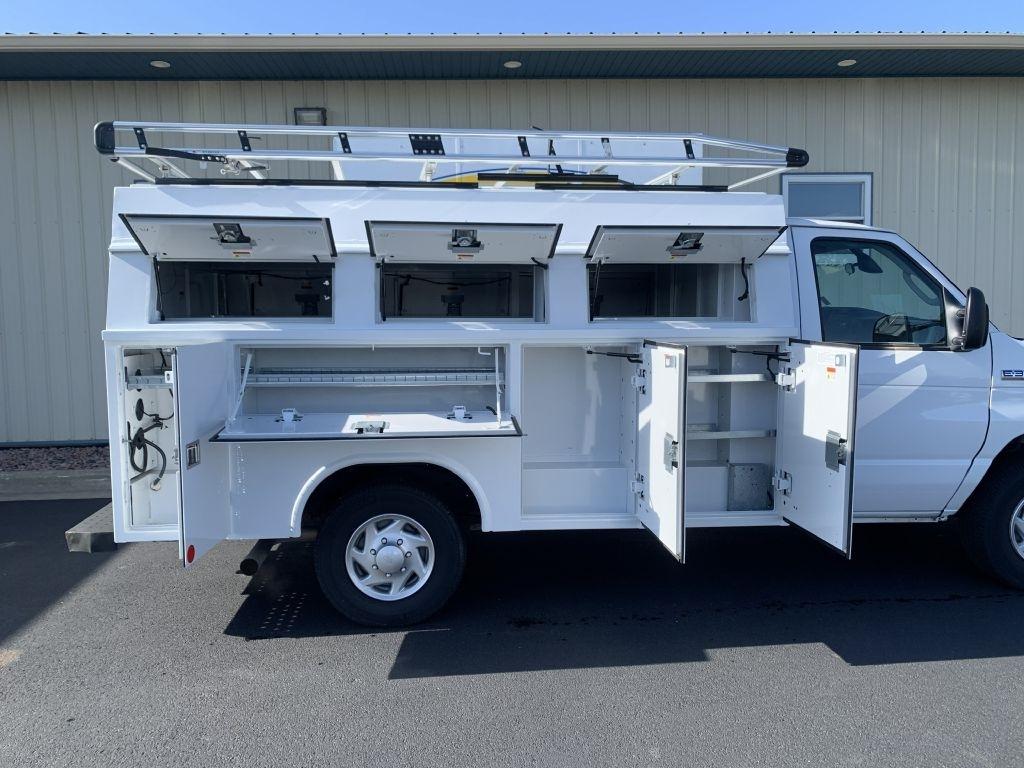 Ford Econoline E-350 Super Duty 2021