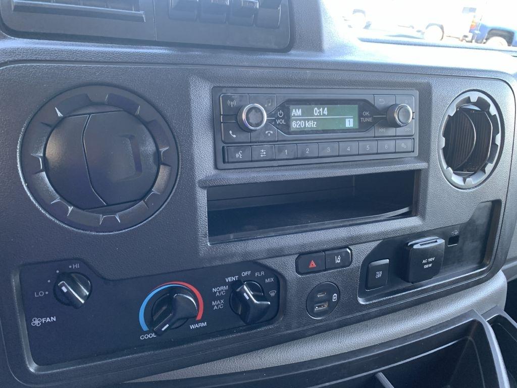 Ford Econoline E-350 Super Duty 2021