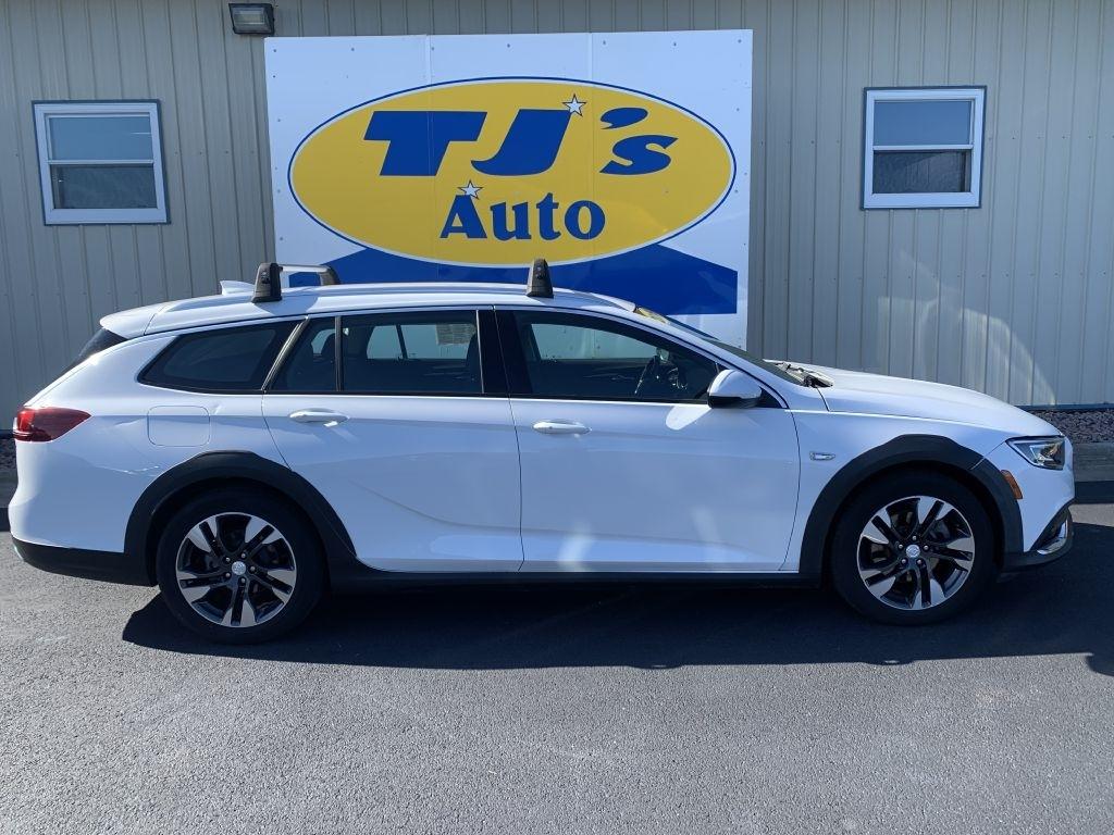 2019 Buick Regal TourX Essence