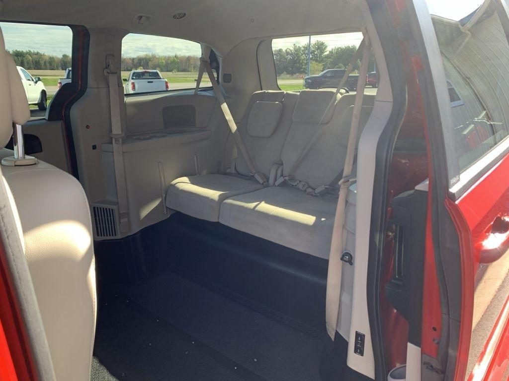 Dodge Grand Caravan SXT 2012