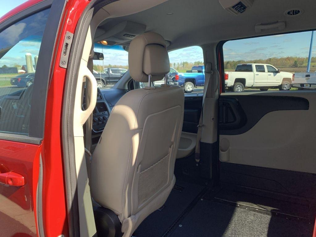 Dodge Grand Caravan SXT 2012