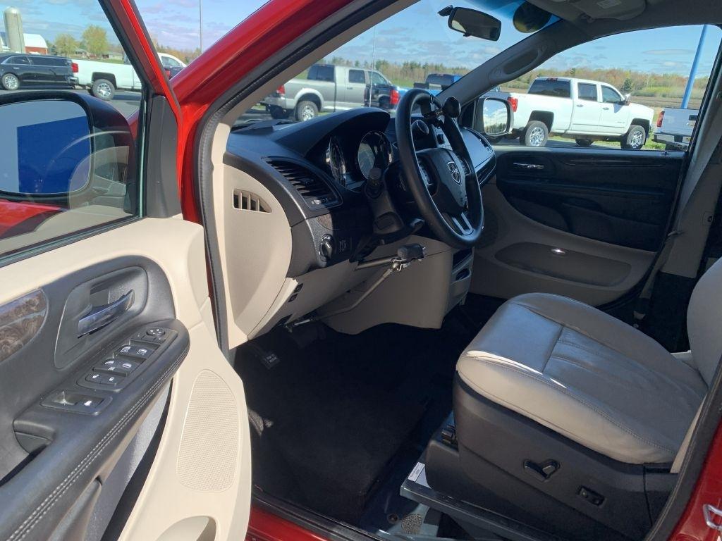Dodge Grand Caravan SXT 2012