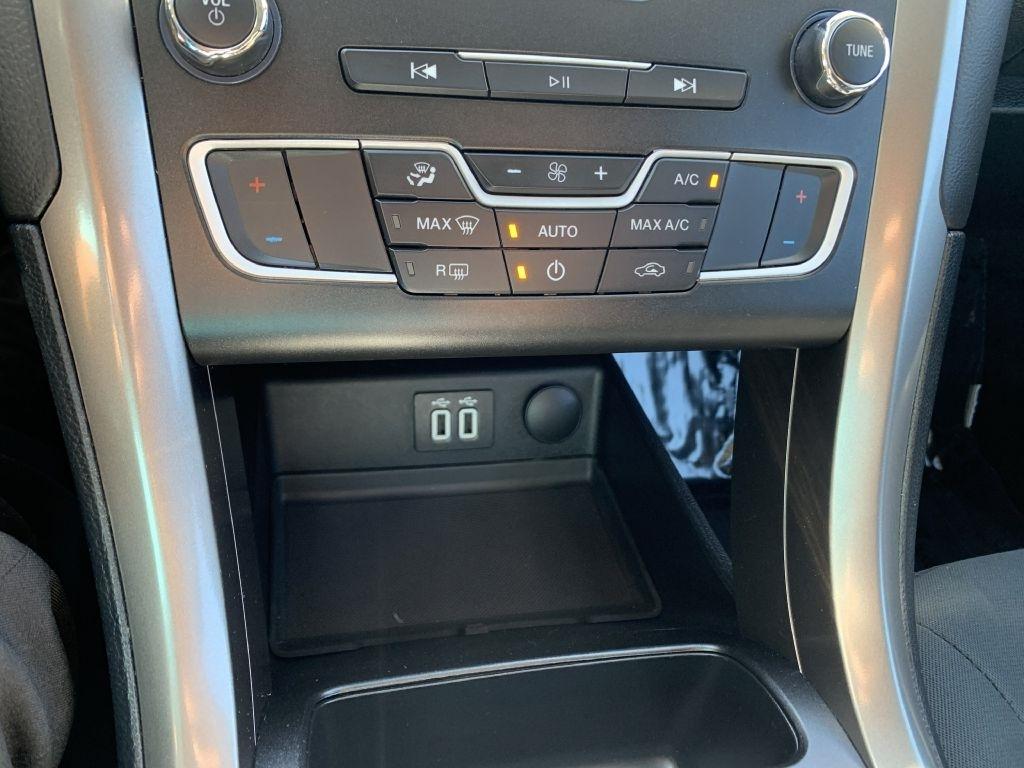 Ford Fusion SE 2019