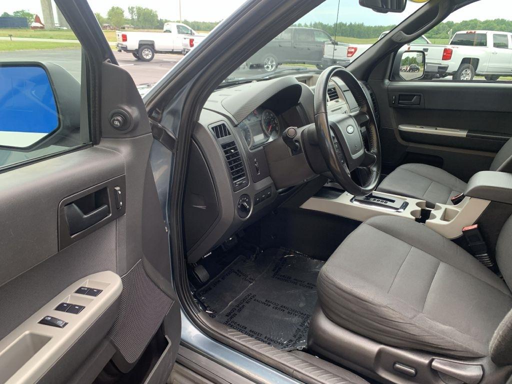Ford Escape XLT 4WD 2012