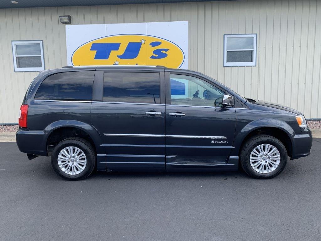 Chrysler Town & Country Limited 2014